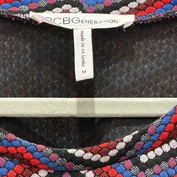 BCBG Generation Abstract Top size Med EUC - Picture 3 of 6